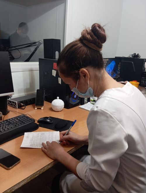 Нурлатские журналисты сделали прививку от гриппа прямо на рабочем месте