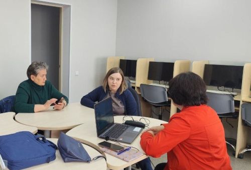 Нурлатцы осваивают цифровые навыки: в центральной библиотеке прошло занятие по компьютерной грамотности