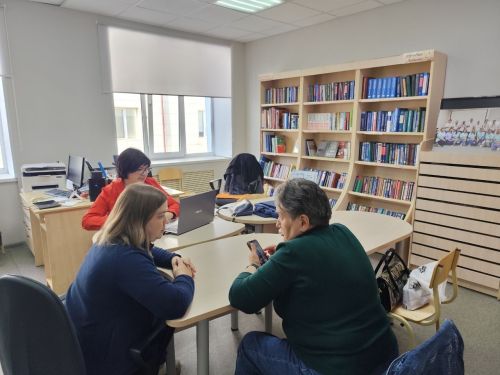 Нурлатцы осваивают цифровые навыки: в центральной библиотеке прошло занятие по компьютерной грамотности