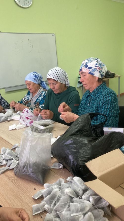 «Энием чае»: Нурлатское медресе отправляет на передовую частичку домашнего тепла