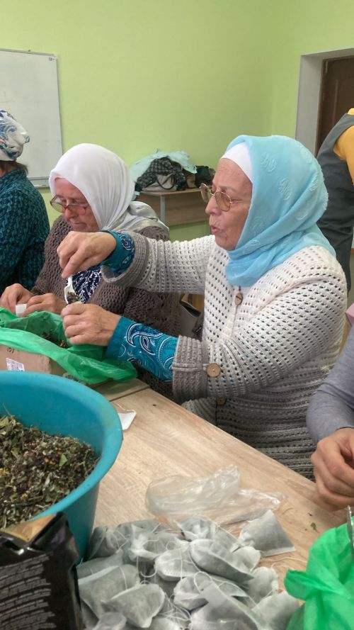 «Энием чае»: Нурлатское медресе отправляет на передовую частичку домашнего тепла