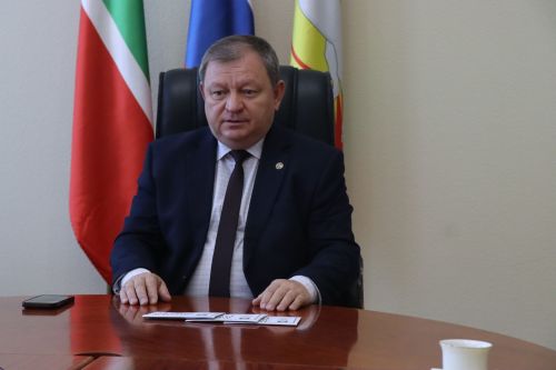Глава Нурлатского района Дамир Ишкинеев дал старт традиционной акции «Районную газету – на родном языке»
