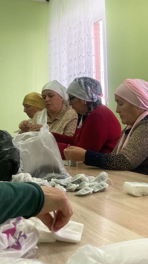 «Энием чае»: Нурлатское медресе отправляет на передовую частичку домашнего тепла