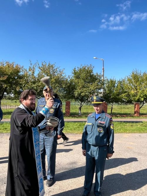 Нурлатские пожарные приняли участие в праздничном богослужении
