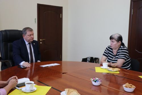 Глава Нурлатского района Дамир Ишкинеев дал старт традиционной акции «Районную газету – на родном языке»