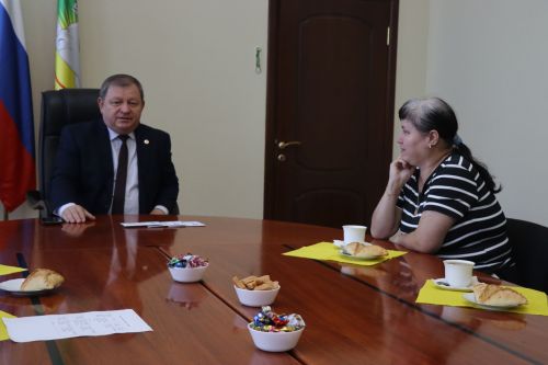 Глава Нурлатского района Дамир Ишкинеев дал старт традиционной акции «Районную газету – на родном языке»