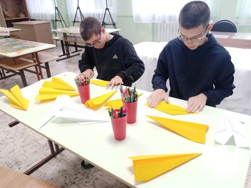 Нурлатские школьники запустили «Самолетик будущего»