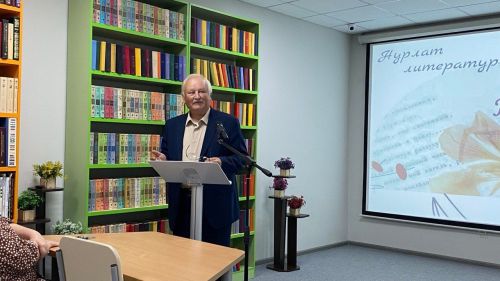 Поэтический четверг возобновил работу в библиотеке Нурлата