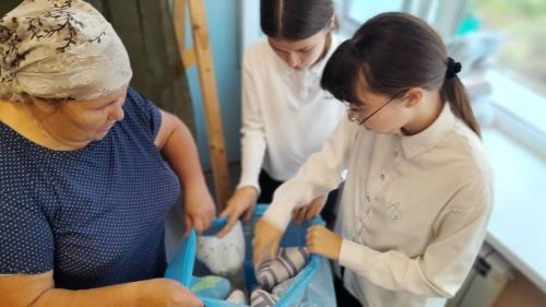 Якушкинские школьники, отложив дела, поддержали участников СВО