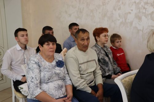 Бриллиантовые, изумрудные и золотые: в Нурлате чествовали юбиляров семейной жизни