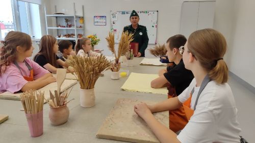 Юным нурлатцам эколог рассказала о свойствах глины
