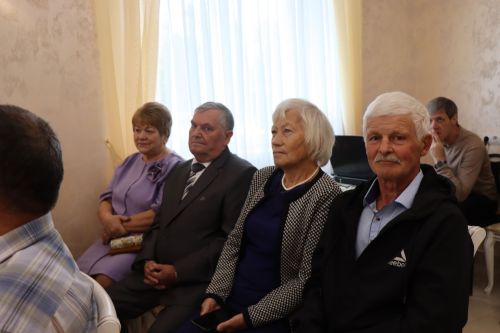 Бриллиантовые, изумрудные и золотые: в Нурлате чествовали юбиляров семейной жизни