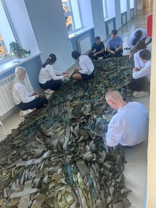 Якушкинские школьники, отложив дела, поддержали участников СВО