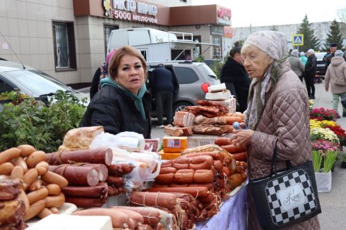 В Нурлате ко Дню пожилых людей организовали осеннюю ярмарку