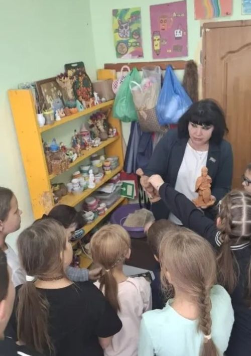 В мире культуры: мамыковские четвероклассники открыли для себя новые профессии