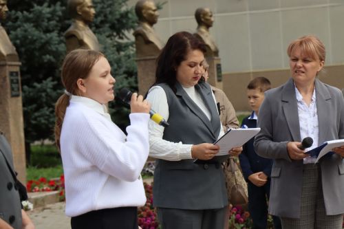 Нурлатские школьники присоединились к акции «Капля жизни» в память о жертвах Беслана