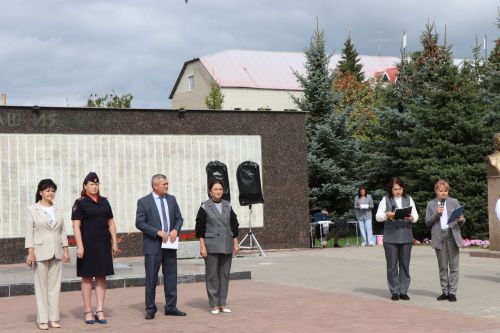 Нурлатские школьники присоединились к акции «Капля жизни» в память о жертвах Беслана