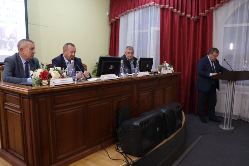 Жители микрорайона «Центральный» города Нурлат обсудили актуальные вопросы с главой района и представителями власти