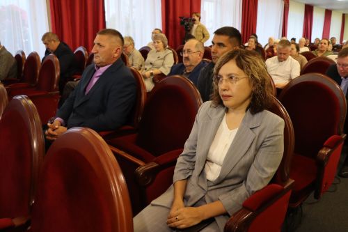 Жители микрорайона «Центральный» города Нурлат обсудили актуальные вопросы с главой района и представителями власти