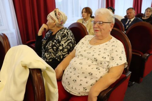 Жители микрорайона «Центральный» города Нурлат обсудили актуальные вопросы с главой района и представителями власти