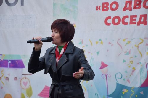 В Нурлате продолжают торжественно открывать дворы