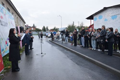 В Нурлате продолжают торжественно открывать дворы
