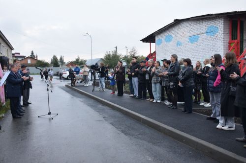 В Нурлате продолжают торжественно открывать дворы