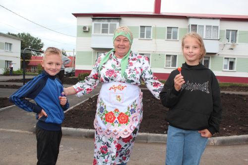 В Нурлате открыли третий обновленный двор по программе «Наш двор»