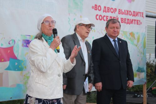 В Нурлате открыли третий обновленный двор по программе «Наш двор»