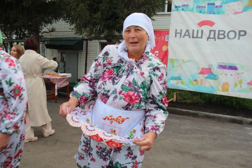 В Нурлате открыли третий обновленный двор по программе «Наш двор»