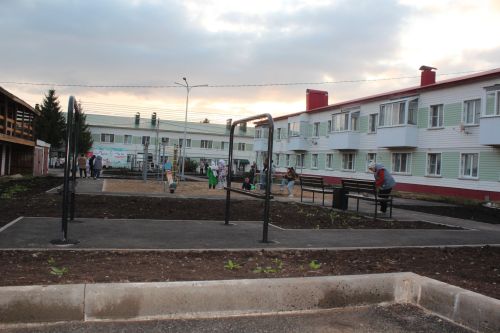 В Нурлате открыли третий обновленный двор по программе «Наш двор»