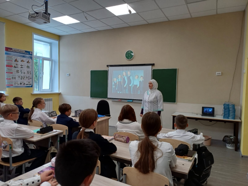 Врачи Нурлатской ЦРБ рассказали школьникам о здоровье и правильном выборе школьных принадлежностей