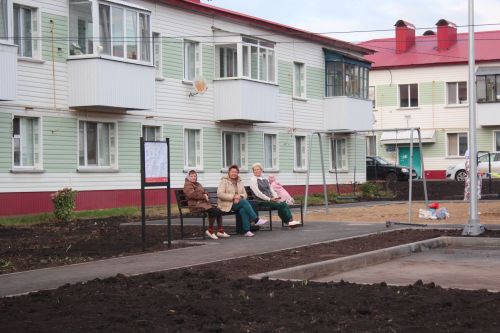 В Нурлате открыли третий обновленный двор по программе «Наш двор»