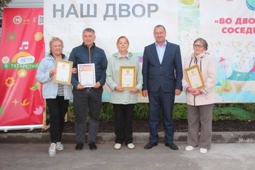 В Нурлате открыли третий обновленный двор по программе «Наш двор»
