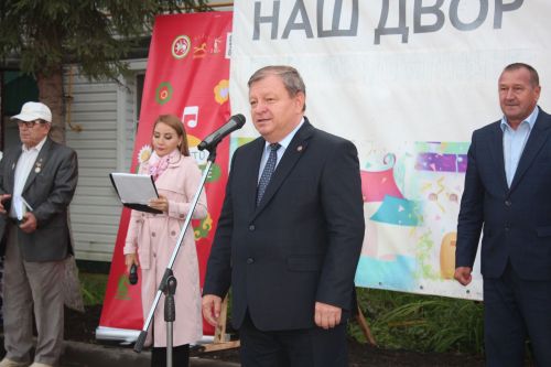 В Нурлате открыли третий обновленный двор по программе «Наш двор»