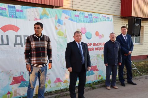 В Нурлате продолжаются праздники на обновленных дворовых территориях