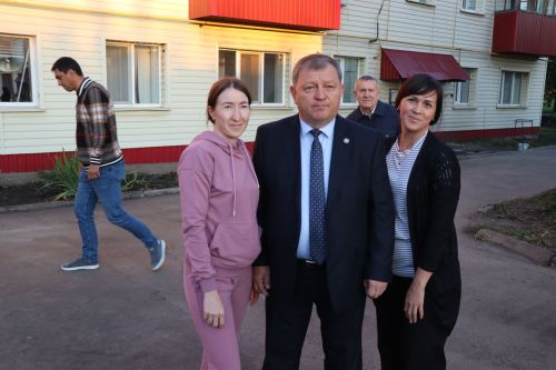 В Нурлате продолжаются праздники на обновленных дворовых территориях