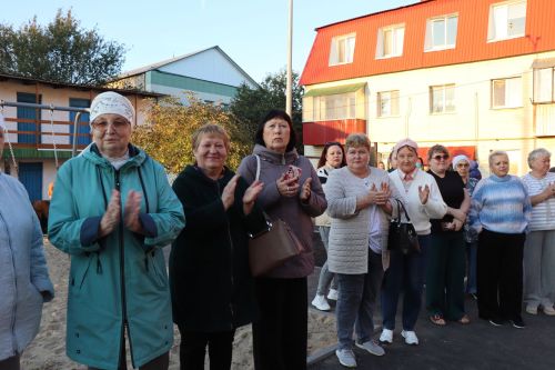 В Нурлате продолжаются праздники на обновленных дворовых территориях