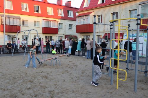 В Нурлате продолжаются праздники на обновленных дворовых территориях