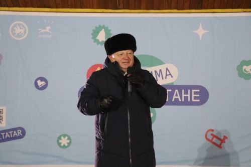 Встречая год Огненной Лошади: нурлатцы собрались на праздник в центре города