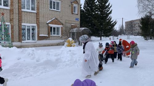 Воспитанники детского сада «Сказка» в Нурлате помогли Снеговику в зимнем спортивном квесте