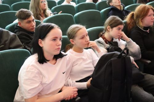 В Нурлате прошел отборочный тур межрегиональной татарской лиги КВН «Әйдә, ШаяРТ»