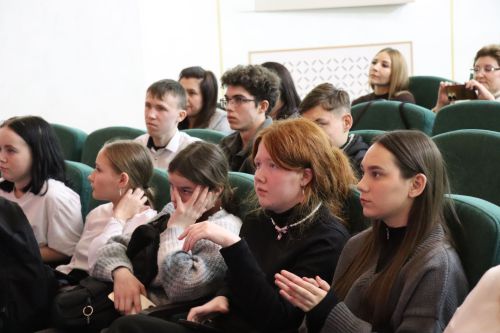 В Нурлате прошел отборочный тур межрегиональной татарской лиги КВН «Әйдә, ШаяРТ»