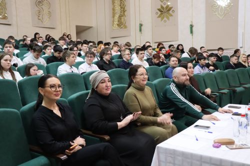 В Нурлате прошел отборочный тур межрегиональной татарской лиги КВН «Әйдә, ШаяРТ»