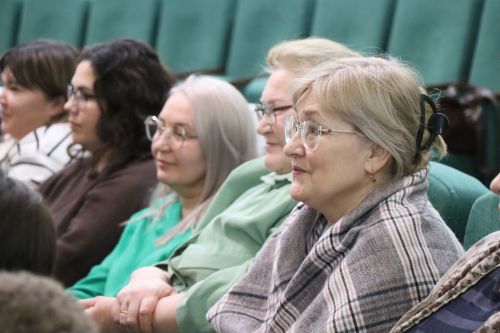 В Нурлате прошел отборочный тур межрегиональной татарской лиги КВН «Әйдә, ШаяРТ»