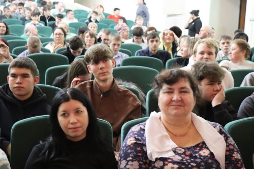 В Нурлате прошел отборочный тур межрегиональной татарской лиги КВН «Әйдә, ШаяРТ»