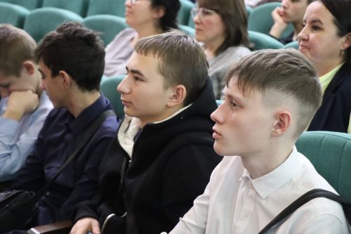 В Нурлате прошел отборочный тур межрегиональной татарской лиги КВН «Әйдә, ШаяРТ»