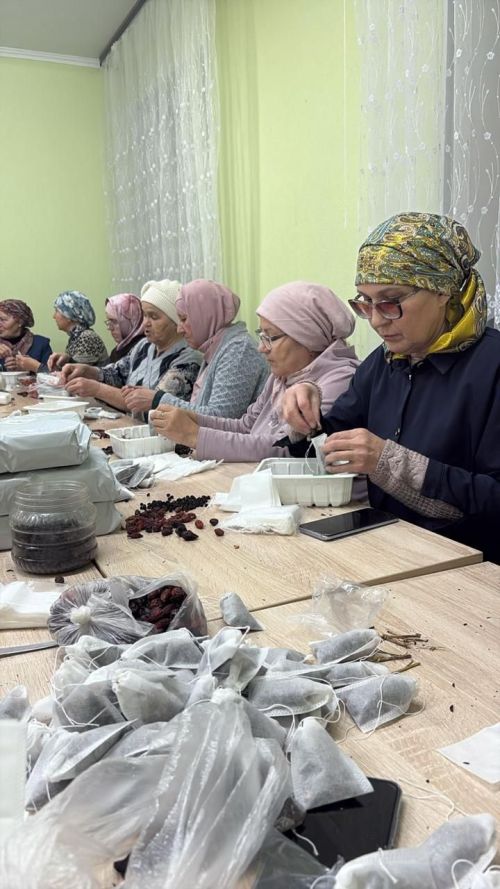 Волонтёры движения «Мамин чай» передали Фонду «Всё для Победы» 5000 пакетиков чая для бойцов