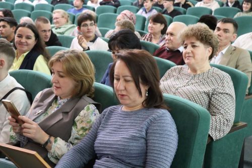 В Нурлате прошел отборочный тур межрегиональной татарской лиги КВН «Әйдә, ШаяРТ»
