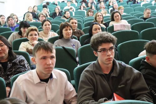 В Нурлате прошел отборочный тур межрегиональной татарской лиги КВН «Әйдә, ШаяРТ»